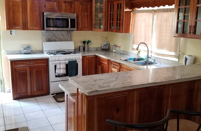 Makin Memories .a unique, cozy and relaxing 2 bedroom home away from home.
