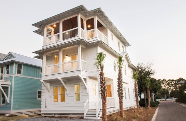 Making Memories at Carillon Beach! Short walk to beach! A perfect family getaway