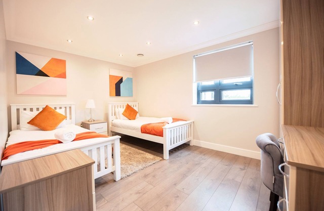Malthouse Court - Superior 2-Bed w/Balcony