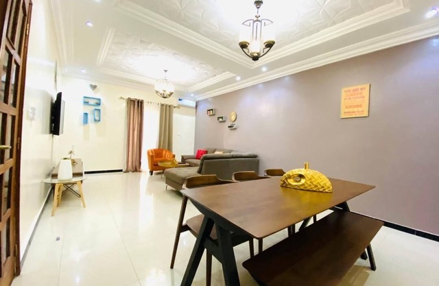 Mam Lovely 3-Bed Apartment in Dakar-Almadies
