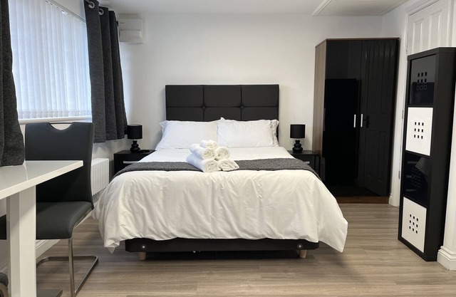 Man Studio - StereoShower, FreeParking, 5min-Metro