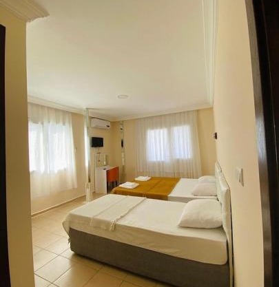 Mandarin Beach Hotel
