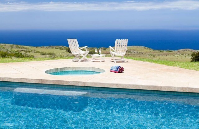 Mango Sunsets: Gorgeous Oceanview Estate w/Private Pool, Spa & AC
