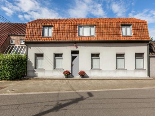Mansion in Kruiskerke near Forest and Lake