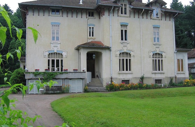 Mansion in Vecoux with Pool and Garden