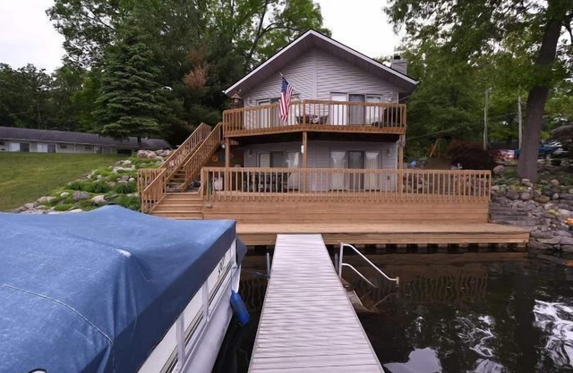 Maple Lake 4 Bedroom 2 Bathroom Retreat