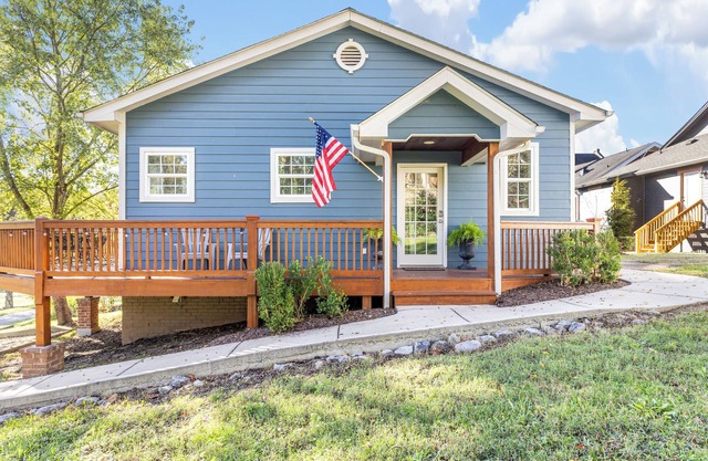 Maplewood Blue - city vibe/mountain views - St. Elmo, Chattanooga