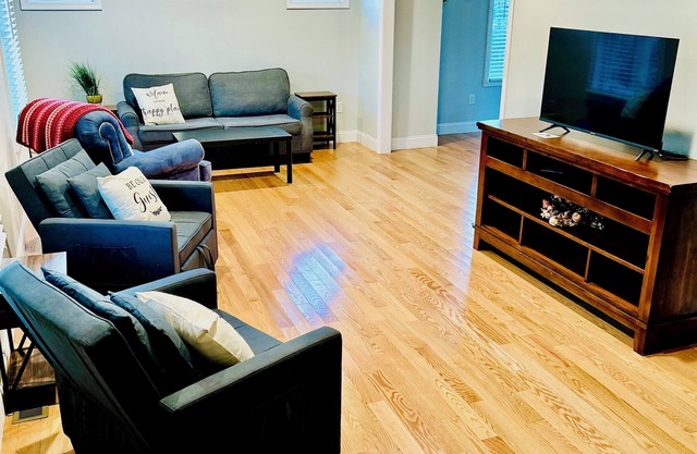 Maplewood Retreat | Spacious, Modern & Pet-Friendly