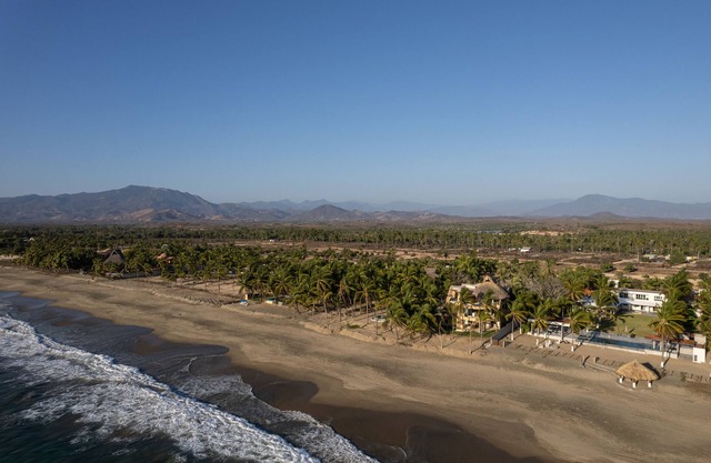 Mar de Coco Beach Front Villas