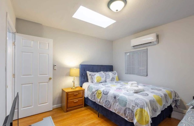 @ Marbella Lane - 2BR Guest House |DTWN RWC| Pking