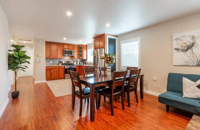 @ Marbella Lane - 3BR UpprLvl | DTWN SJ | Ldry + P