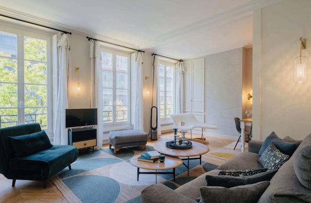 Marche St-Honore - One Bedroom Apartment, Sleeps 4