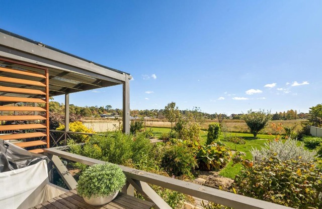 Marcotta Guest Suite - Moments to Golf Course