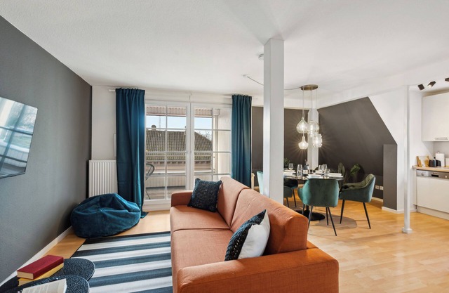 Maremar - Maisonette at Holzmarkt - luxury boxspring - workplace - loggia