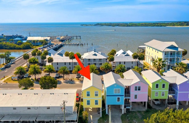 Marigold & Daisy House. Experience the Quaint Seaside Village of Cedar Key