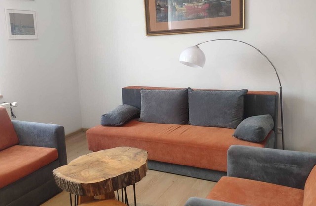 Marina Studio- short walk to the beach, Port, Old Town, comfort for small family