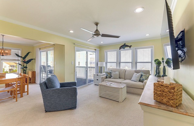 Marina Views, Walk to Beach: Atlantic Beach Condo!