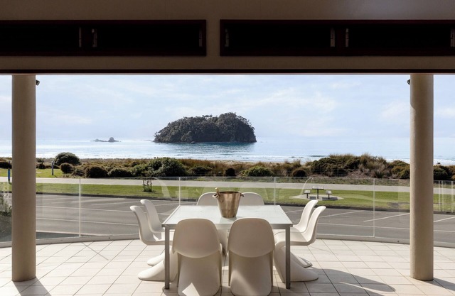 Marine Manor - Mount Maunganui ~ Beyonder Holiday Homes