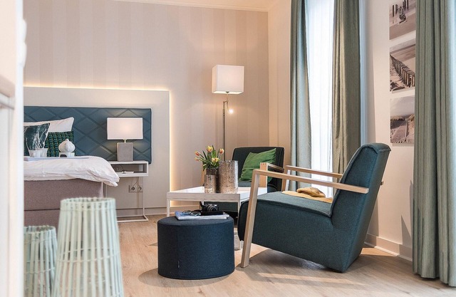 Maritime, new and modern apartment in the form of a large exclusive suite.