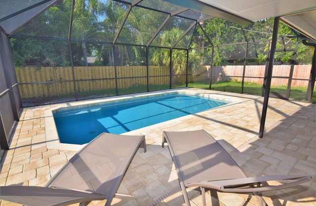 Marvelous 3bd 2bt Home Heated Pool Close to Siesta