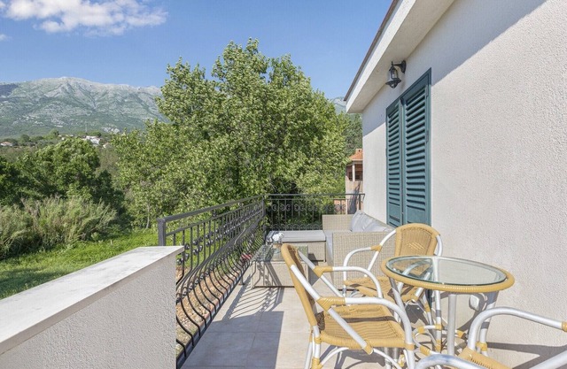 Marvelous Villa with View and Jacuzzi in Kotor