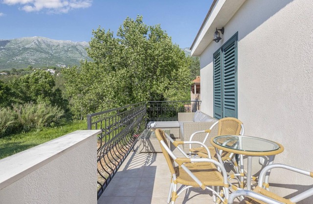 Marvelous Villa with View and Jacuzzi in Kotor