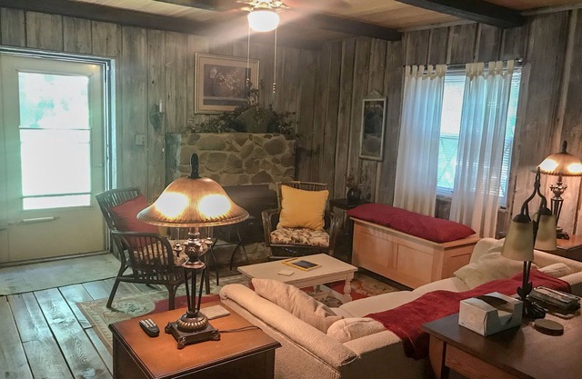 Mary's Country Cottage Escape
