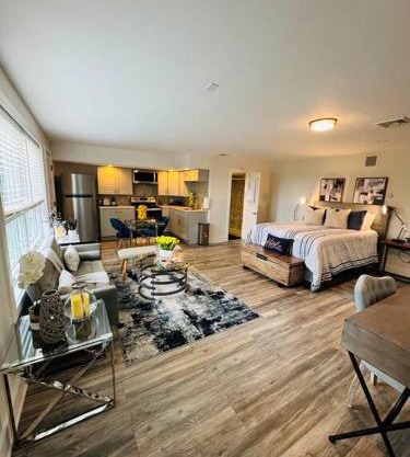 MarYan Spacious Studio Apartment with full kitchen and free wifi