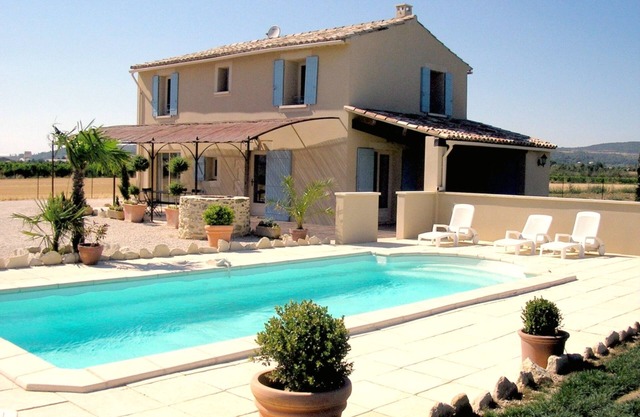 MAS MAURICE MAS DANSAVAN in LUBERON Swimming pool air conditioning green space wifi