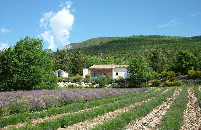 Mas quiet location for 8 people with private pool
