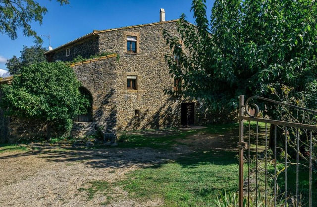 Masia en Rupià con Piscina
