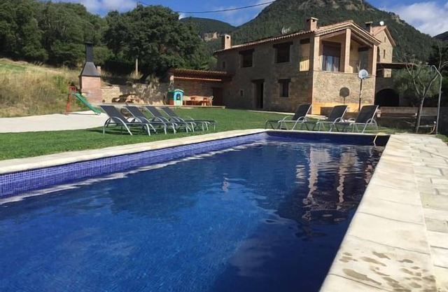 Masia La Coromina country house for 10 people perfect (full rental)