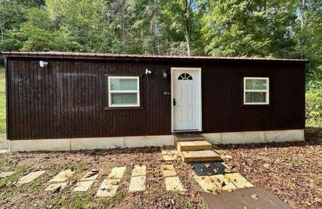 Mason Hollow Hideaway Cozy cabin with WiFi and AC in peaceful Whitley County KY