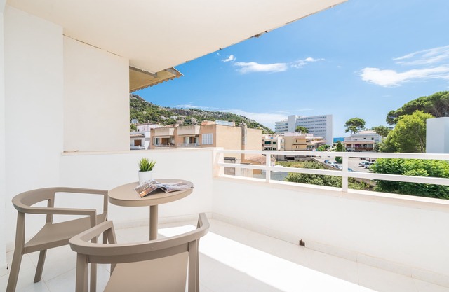 MASSANET (2A) - Modern and renovated apartment with a charming terrace, located only 250 f