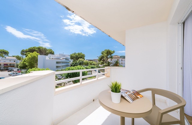 MASSANET (2C) - Luminous and modern apartment with a terrace, located just 250 meters from