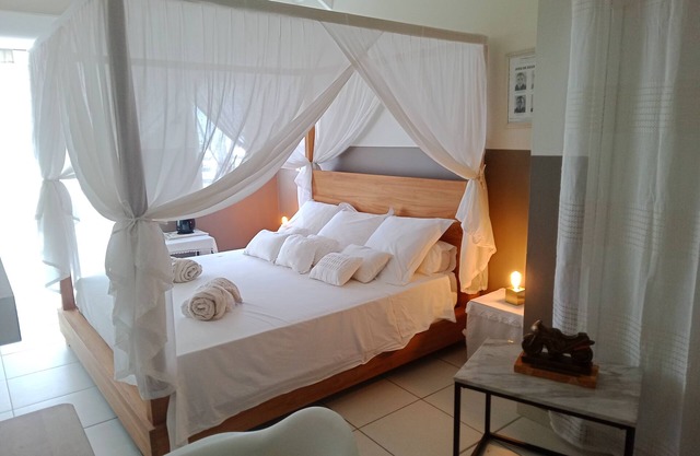 Master suite + breakfast
