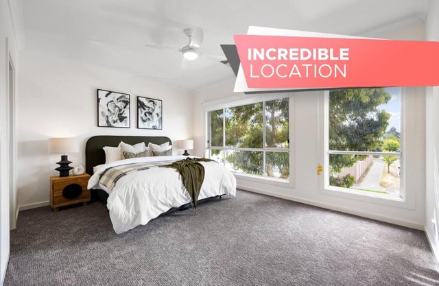 Mawson Lakes Retreat - 3BR, Wifi, Parking