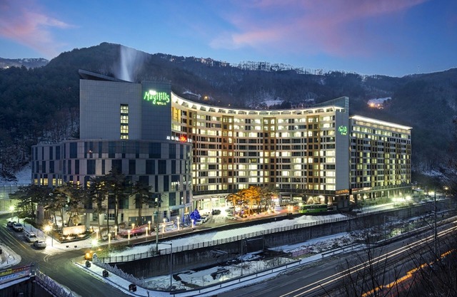 Mayhills Resort