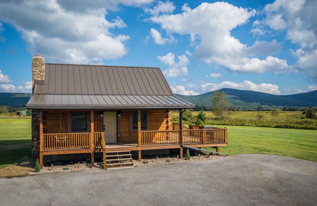✧Meadow Cabin- the PERFECT cabin for TWO