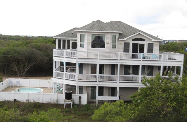 Meant To Be Your Home Away from Home 5 BR, 4.5 BA Pool Hot Tub Walk to 4X4 Beach