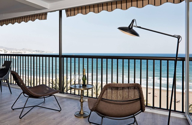 MEDITERRANEAN BLUE. Facing the sea, with panoramic views of the Bay of Malaga