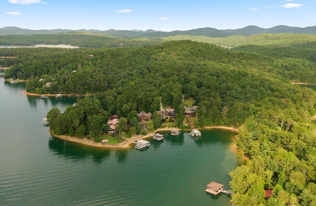 Medley Sunset Cove - Lake Blue Ridge