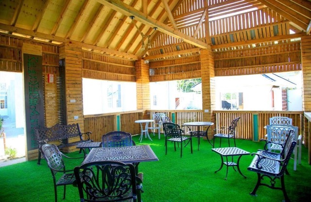 MEGA Lodge