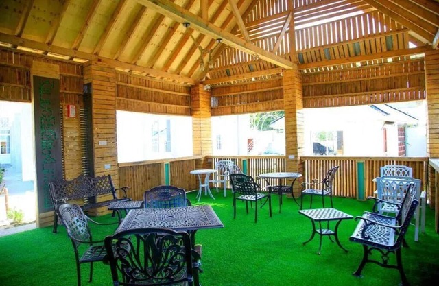 Mega Lodge
