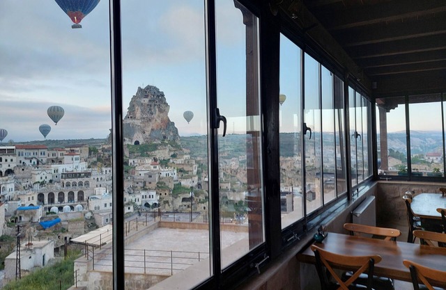 Megaron Cave Hotel