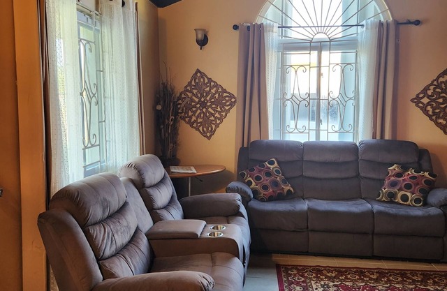 Menas Retreat: Close to beaches, night life, and relaxation