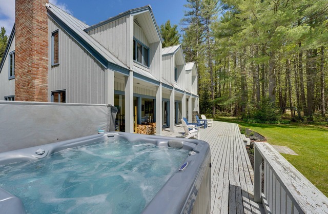 Mendon Home w/Hot Tub, Fire Pit & Near Skiing!