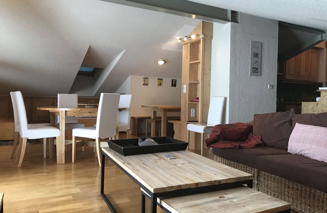 Meribel-Mottaret: Splendid Duplex Apartment, just renovated in 2017 - 10-12p