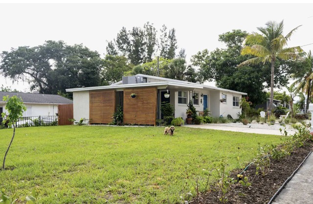 Mermaid's Cottage West Palm Beach —For people who love the water!