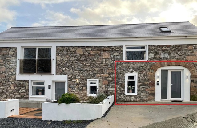 Merok Old Granary luxury accommodation for 2 persons in single unit.
